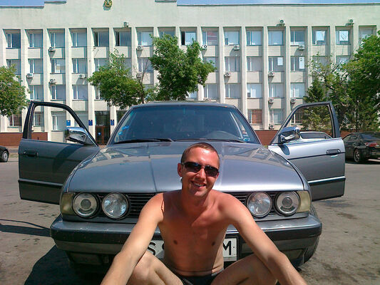  ,   Alex, 40 ,   