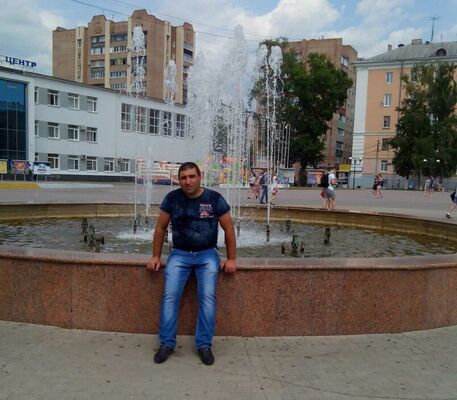  ,   Armen, 44 ,   ,   