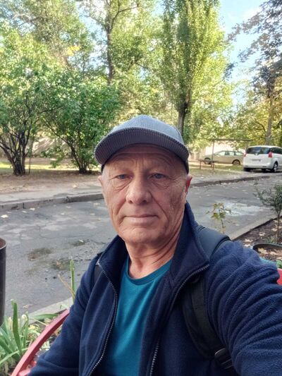 ,   Kosta, 65 ,     