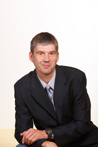  ,   Rainer, 52 ,   ,   , c 