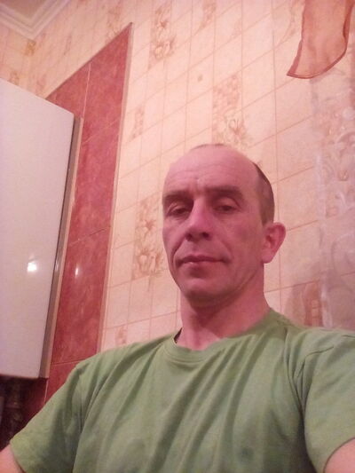  ,   Viktor, 48 ,   