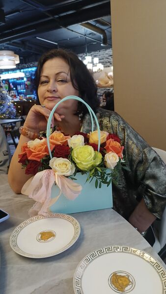  ,   Eva, 53 ,   ,   