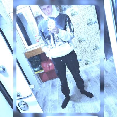  ,   Maksim, 22 ,   ,   