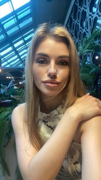  ,   Anastasia, 27 ,  