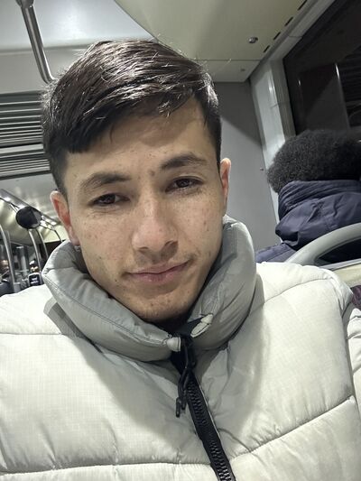  ,   Esmat, 25 ,   ,   