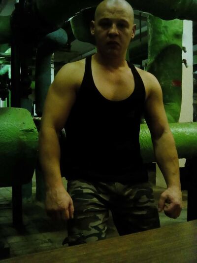  ,   Andr, 37 ,   ,   , c 