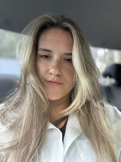  ,   Anastasia, 25 ,   c 