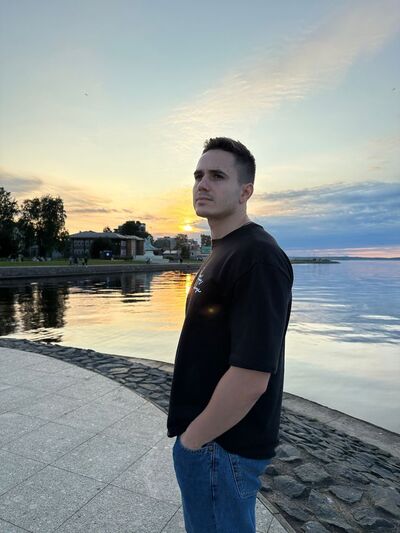  ,   Artem, 19 ,   ,   