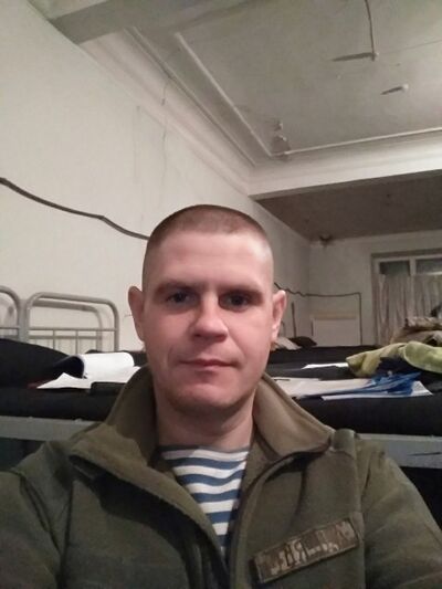  ,   Andrej, 42 ,   ,   , c 