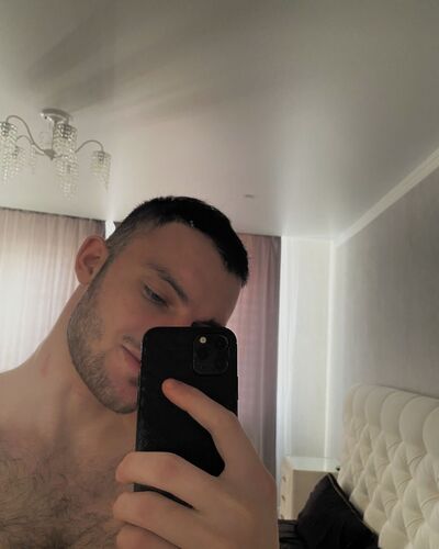  ,   Armen, 24 ,   ,   