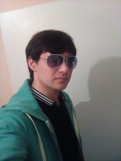  ,   Ilhom, 32 ,     , c 