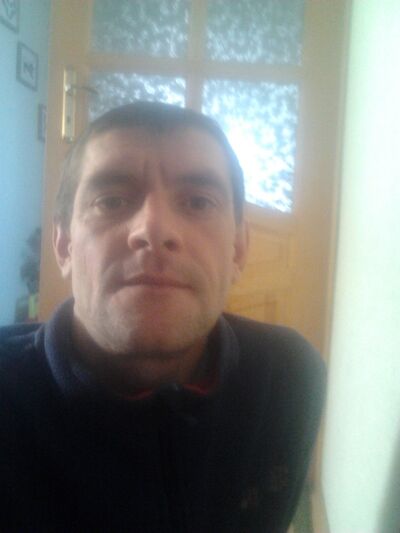  ,   Viktor, 39 ,   