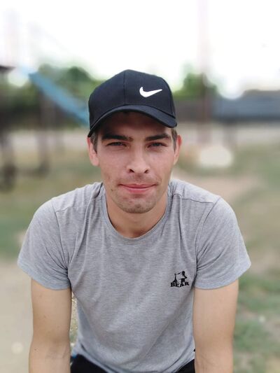  ,   Zhenek, 29 ,   ,   , c , 