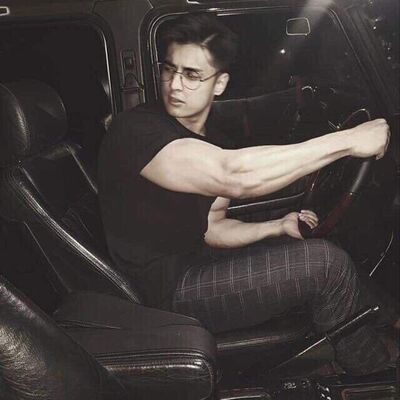  ,   Alikhan, 31 ,   ,   
