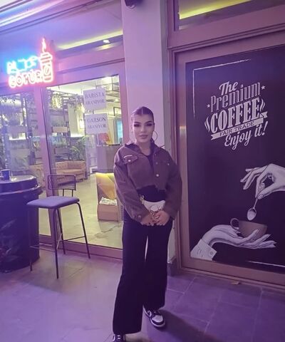  ,   Leyla, 21 ,   ,   , 
