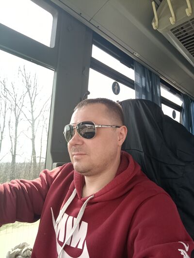  ,   Serhiy, 40 ,   ,   