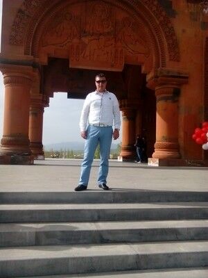  7089028  Hayk, 39 ,    