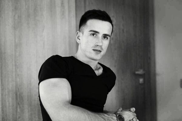  ,   Viktor, 31 ,   ,   , 