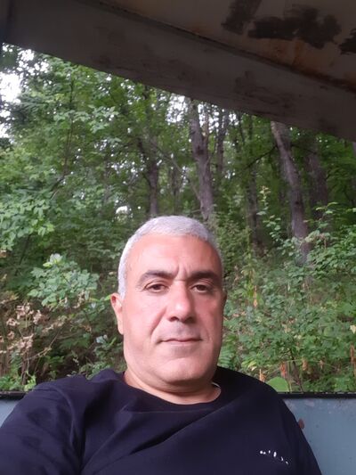  ,   Armen, 42 ,   ,   