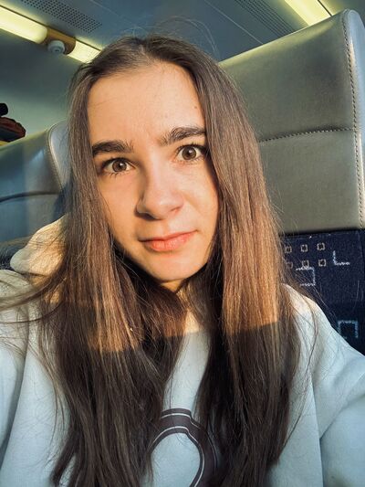  ,   Stefania, 20 ,   ,   , 