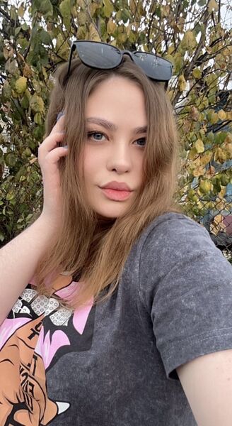  ,   Ulyana, 24 ,   ,   