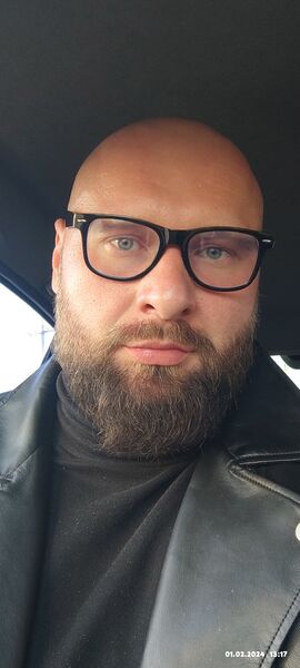  ,   Nikita, 32 ,   