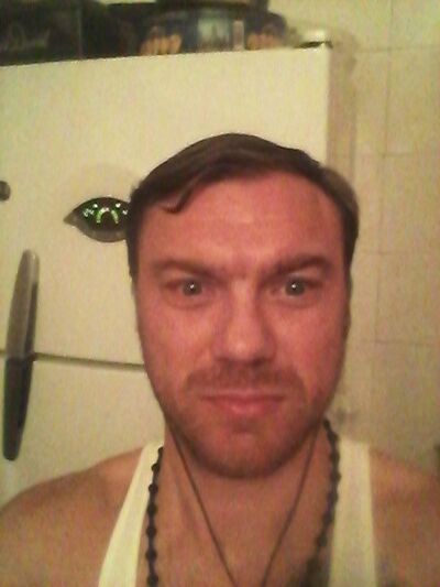  ,   Leon, 49 ,   ,   , c 