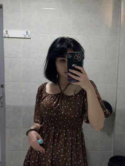  ,   Alena, 20 ,   