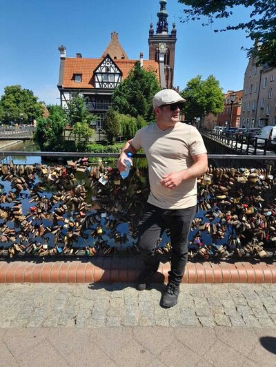  ,   Irakli, 42 ,   ,   