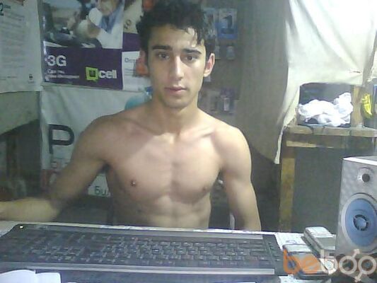  ,   Qobilbek, 33 ,  