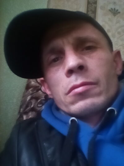  ,   Viktor, 46 ,   