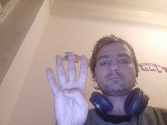  ,   Denis, 31 ,   ,   , c , 
