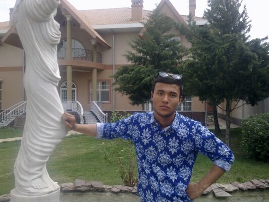  ,   Shaxnazer, 32 ,   