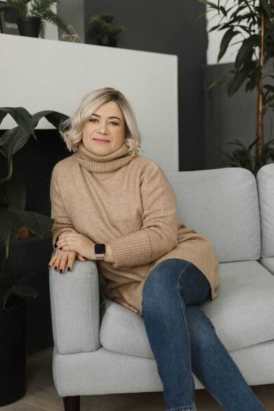  ,   Frederika, 58 ,   c , 