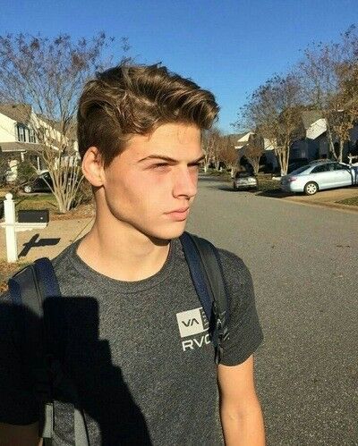  19426018  Denis, 24 ,    