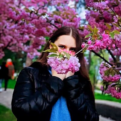  ,   Julia, 19 ,   ,   , 