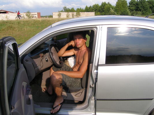  ,   Igor, 42 ,   