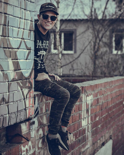  ,   Oleg, 27 ,   ,   , c , 