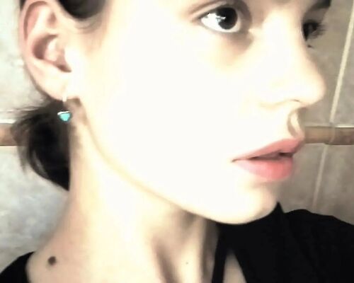  ,   Elena, 18 ,   
