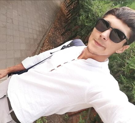  --,   Maximillian, 32 ,   ,   , 