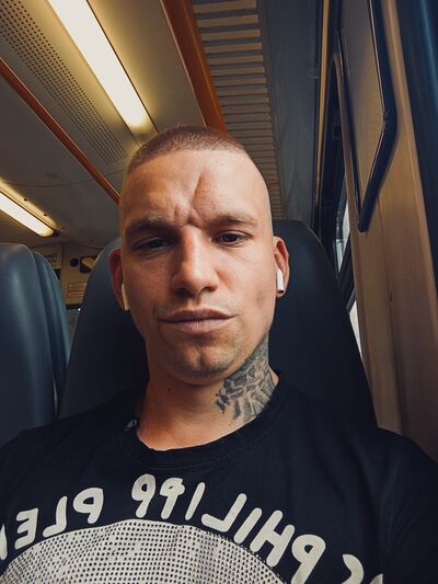  ,   Prosto, 32 ,   ,   