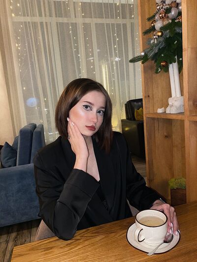  ,   Kate, 22 ,  