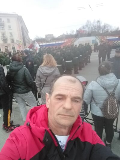  ,   Dragan, 54 ,  