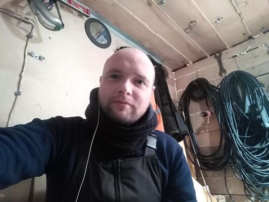  ,   Maxim, 34 ,   ,   , c , 