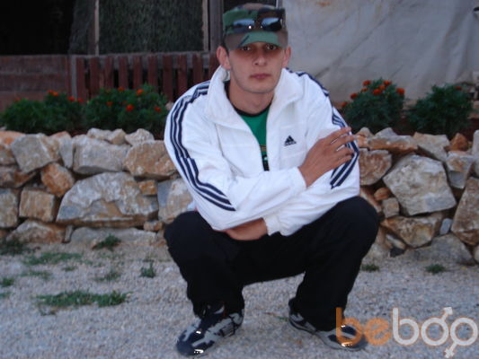  ,   Nikoxxg, 42 ,   