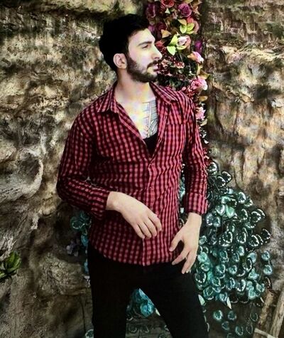  ,   Valeh, 28 ,   ,   