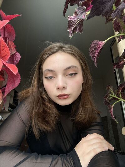  -,   Daria, 22 ,   ,   , c , 