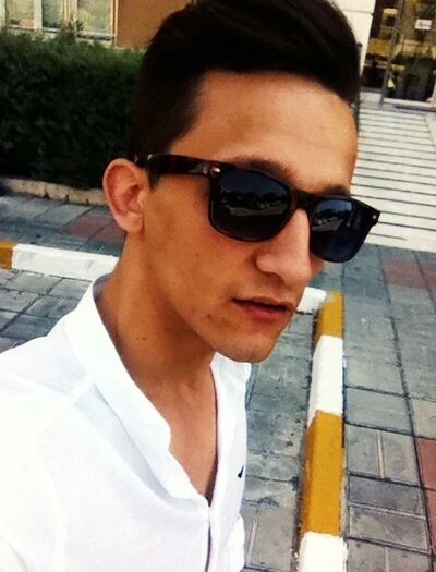  ,   Ali, 32 ,   ,   