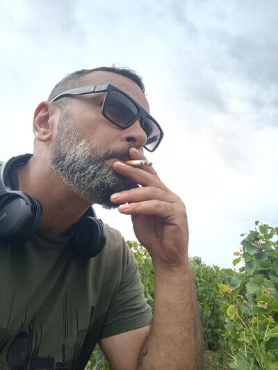  Palais-Bourbon,   , 37 ,   ,   