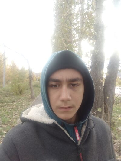  ,   Maksim, 20 ,   ,   